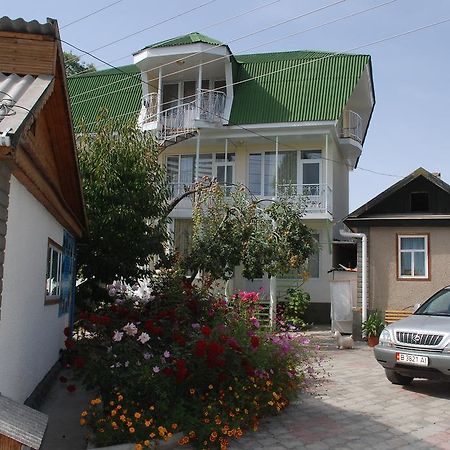 " У Татьяны" Hotel Cholpon-Ata Kültér fotó